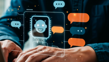 Illustration d'un chatbot de service client affiché en superposition d'un ordinateur client